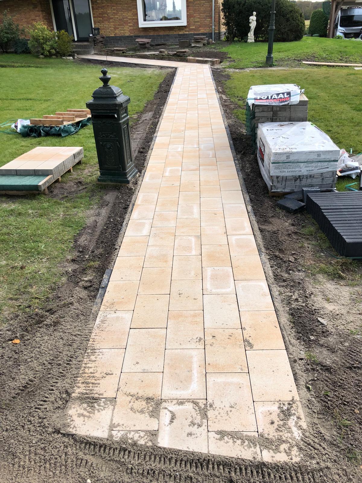 Terras met bestrating